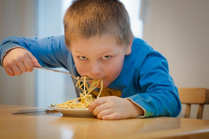 10 alimentos que as crianças devem evitar